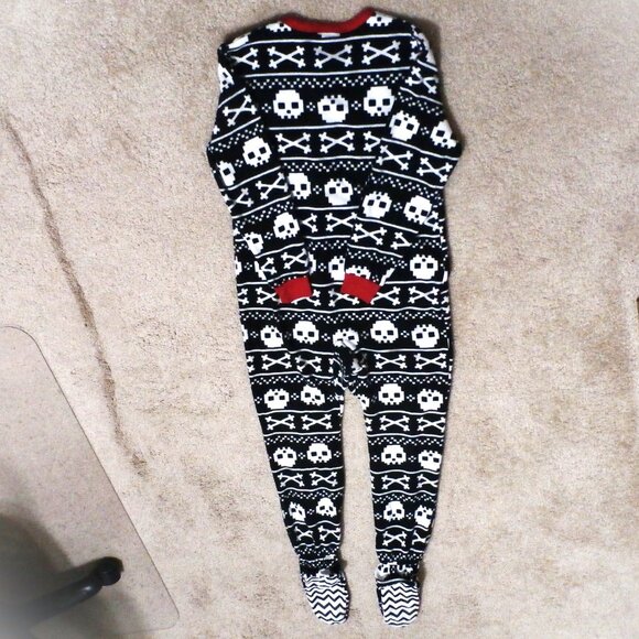 CIRCO Sleepwear YOUTH MEDIUM (M) Footed Pajamas, Zippered, Black & White w/ Red - Picture 3 of 9